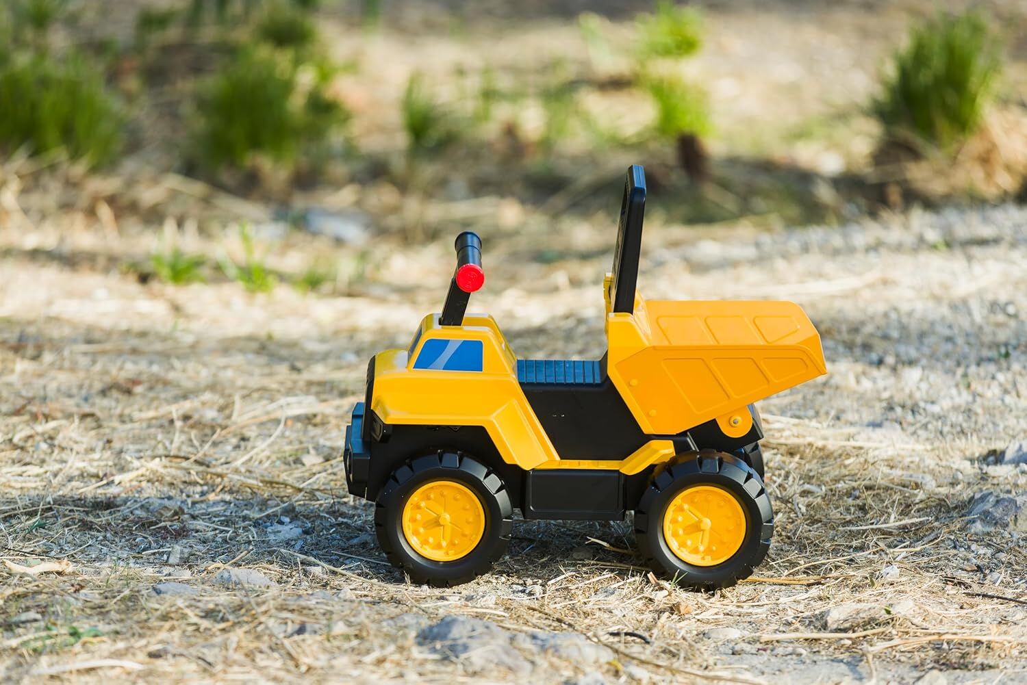 CAT Play and Ride Dump Truck Playset