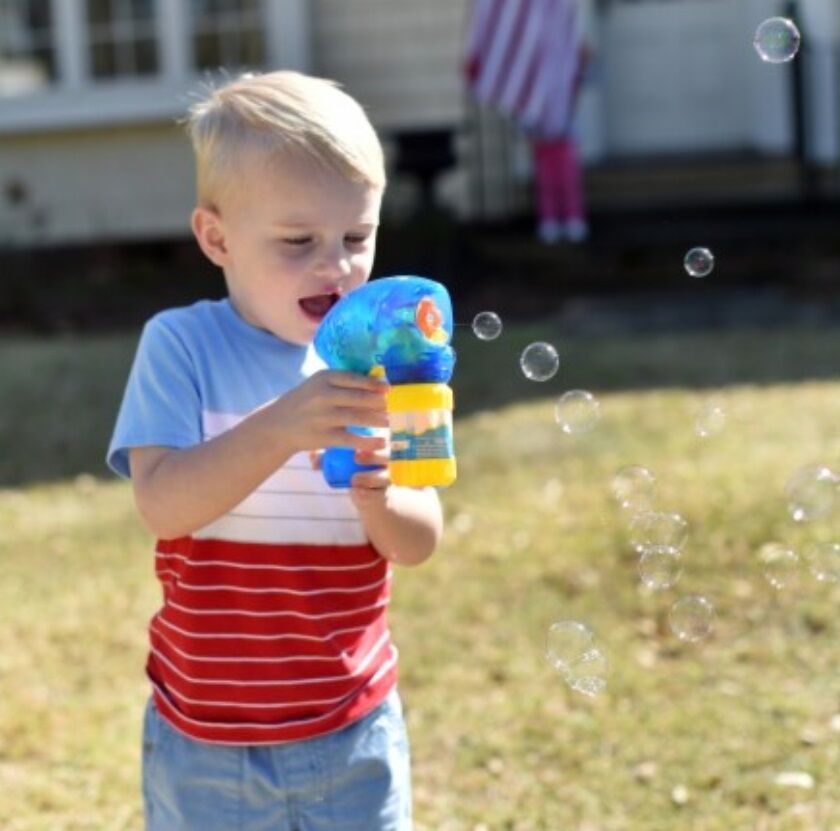 Sunny Days Entertainment Maxx Bubbles Super Light-Up Bubble