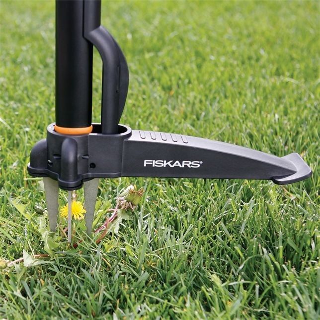 Fiskars Triple-Claw Stand Up Weeder