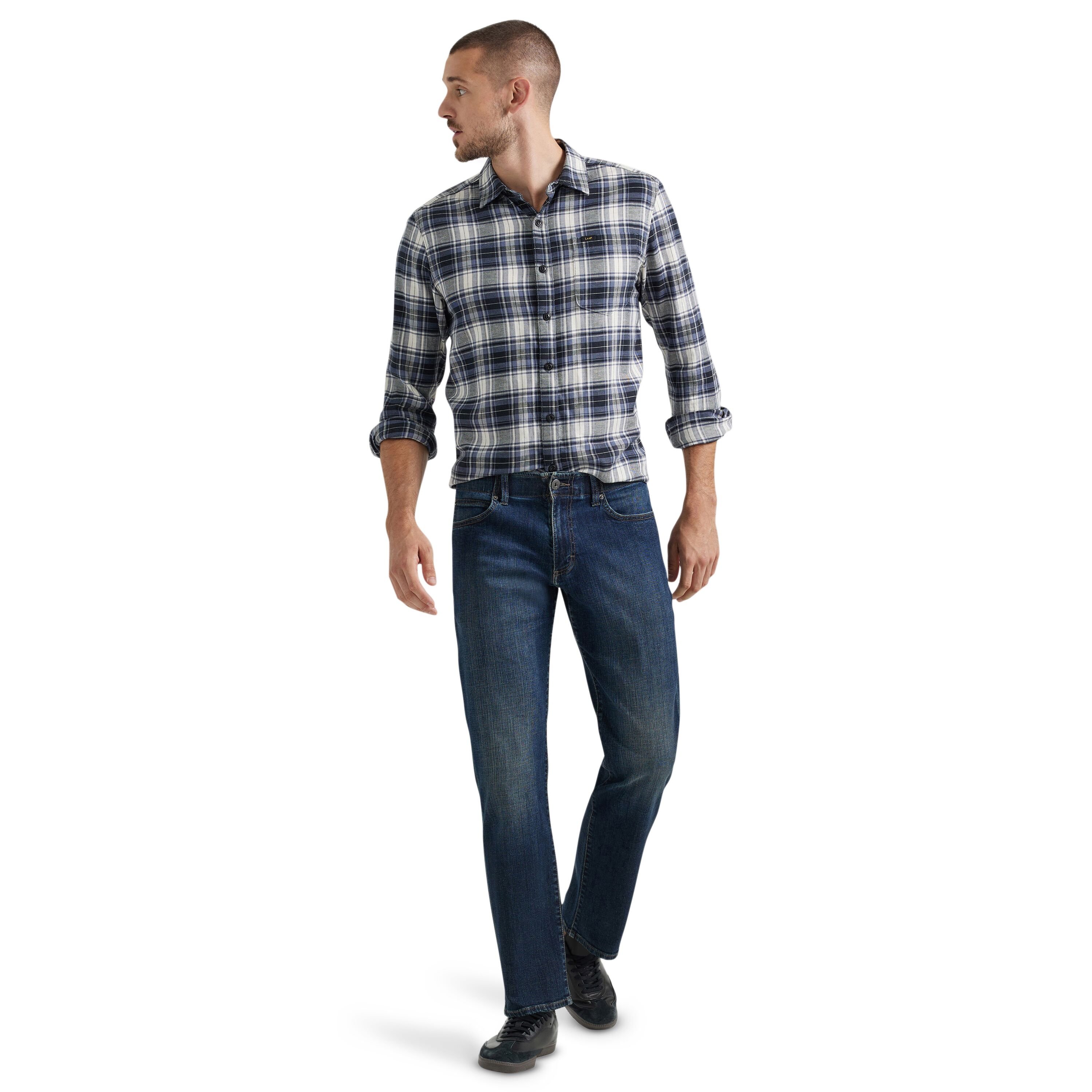 Men's Extreme Motion Straight Fit Tapered Leg Jeans