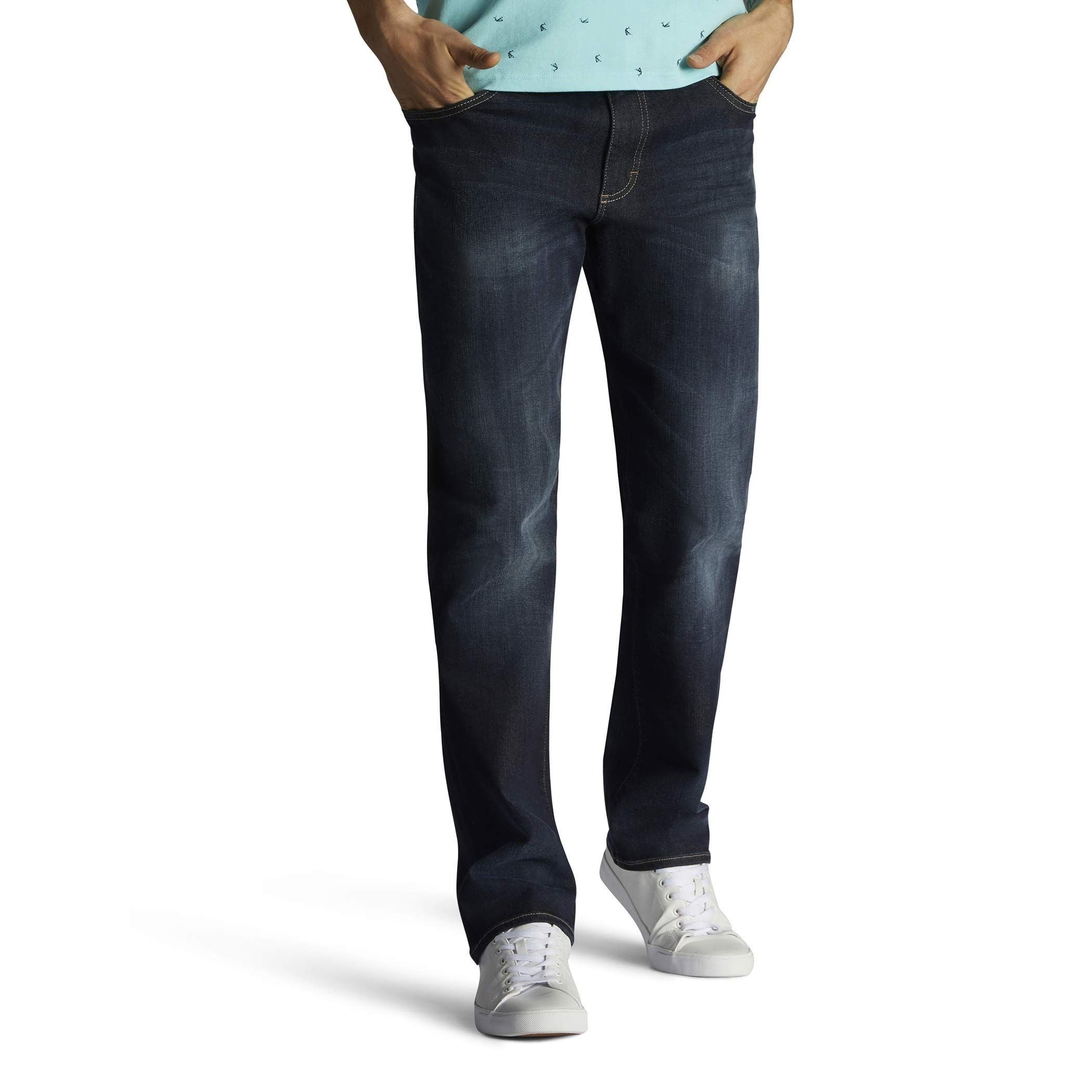 Men's Extreme Motion Straight Fit Tapered Leg Jean in Trip