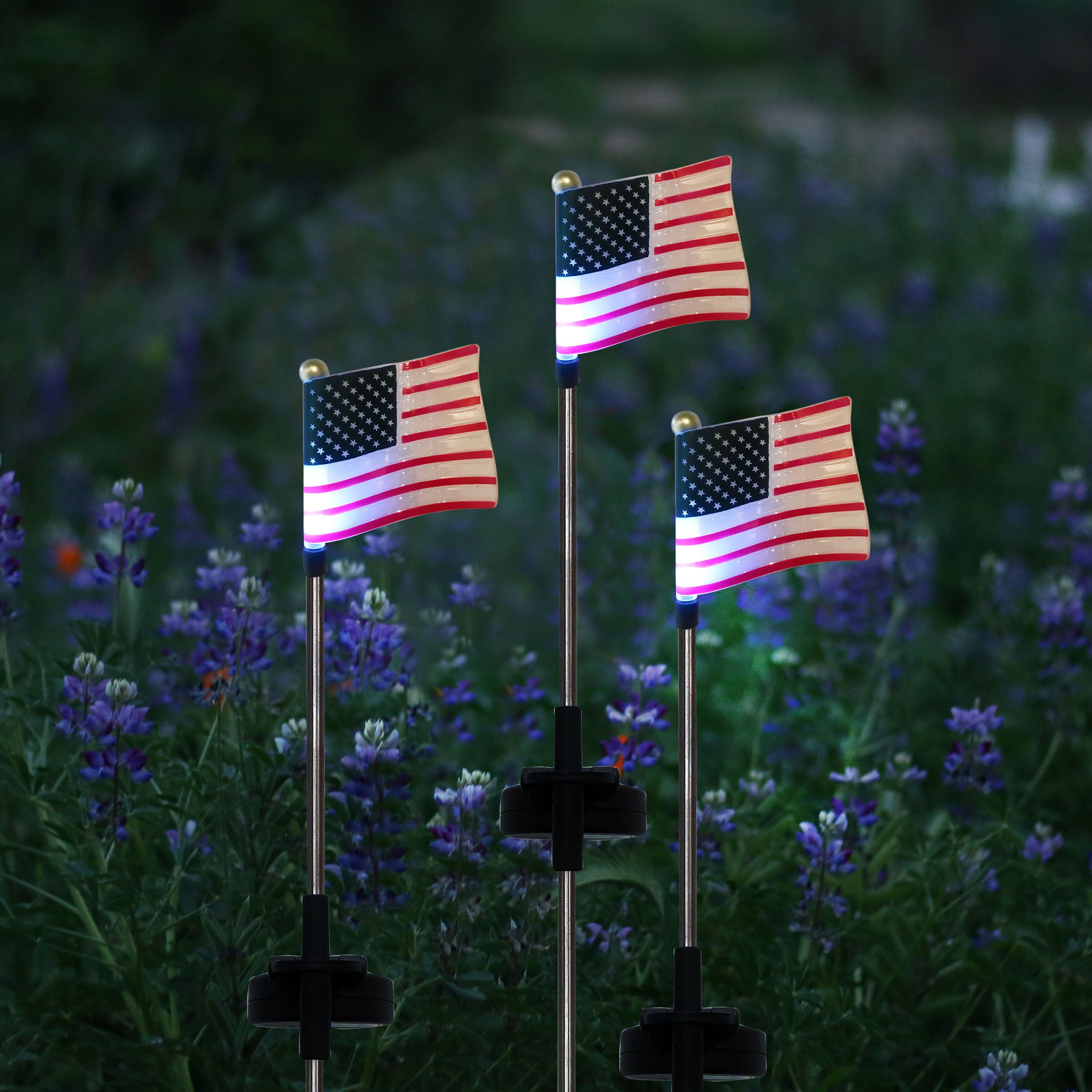 Alpine Corporation USA Flag Stakes with White Solar LED Lights