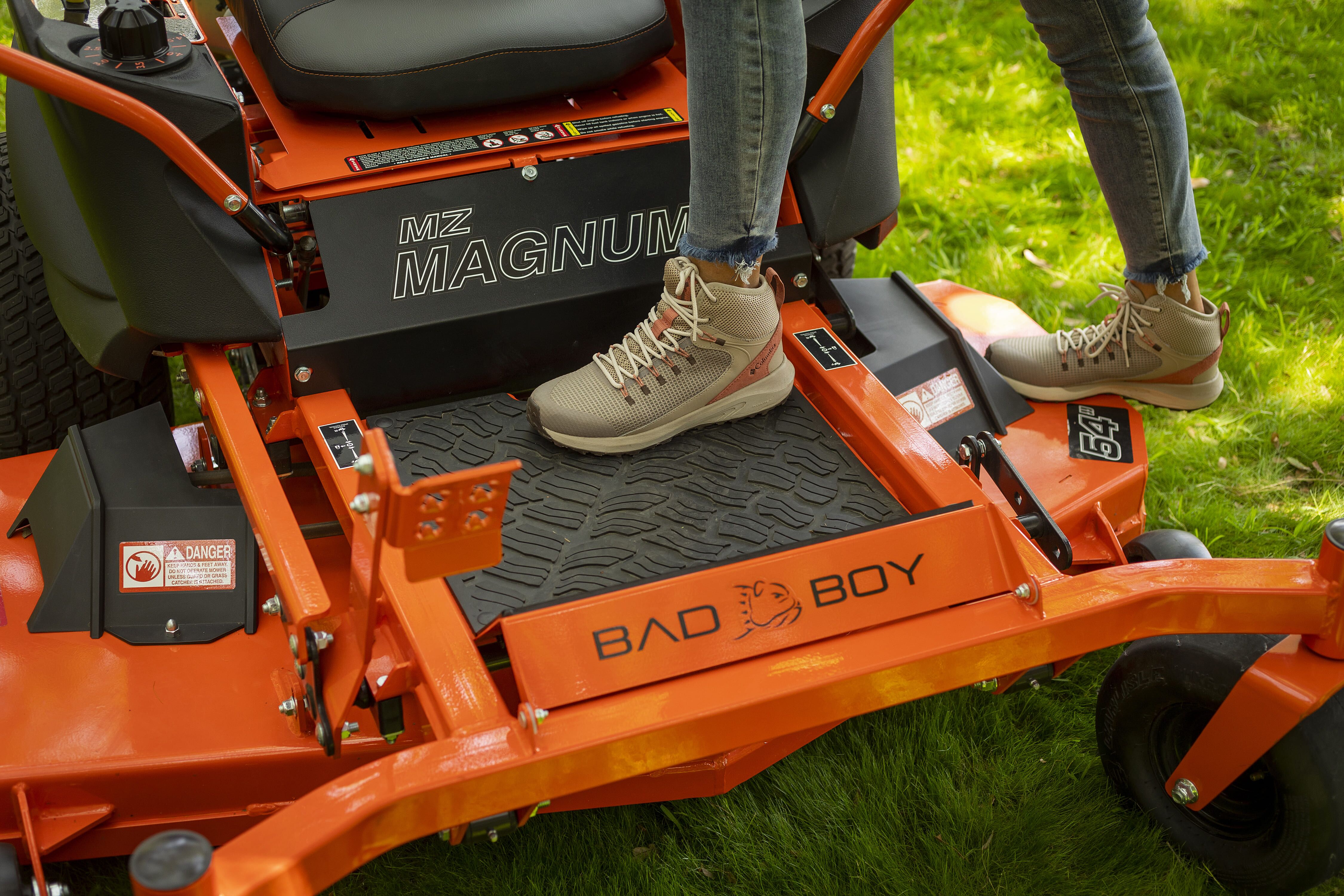 ▷▷mam MAM Orthodontic Pacifiers w/ Sterilizer & Carry Box 0-6