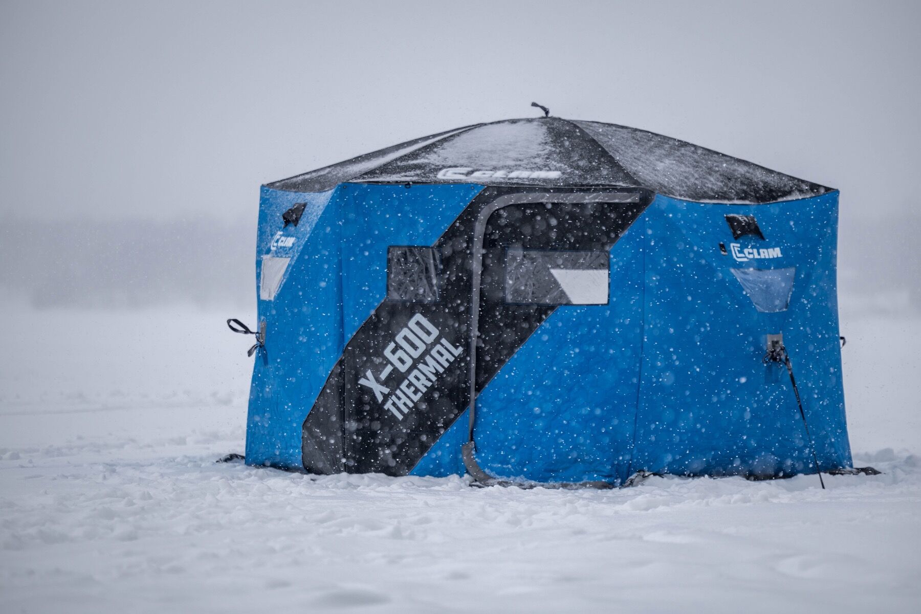 X-600 Thermal Six-Person Hub Ice Shelter