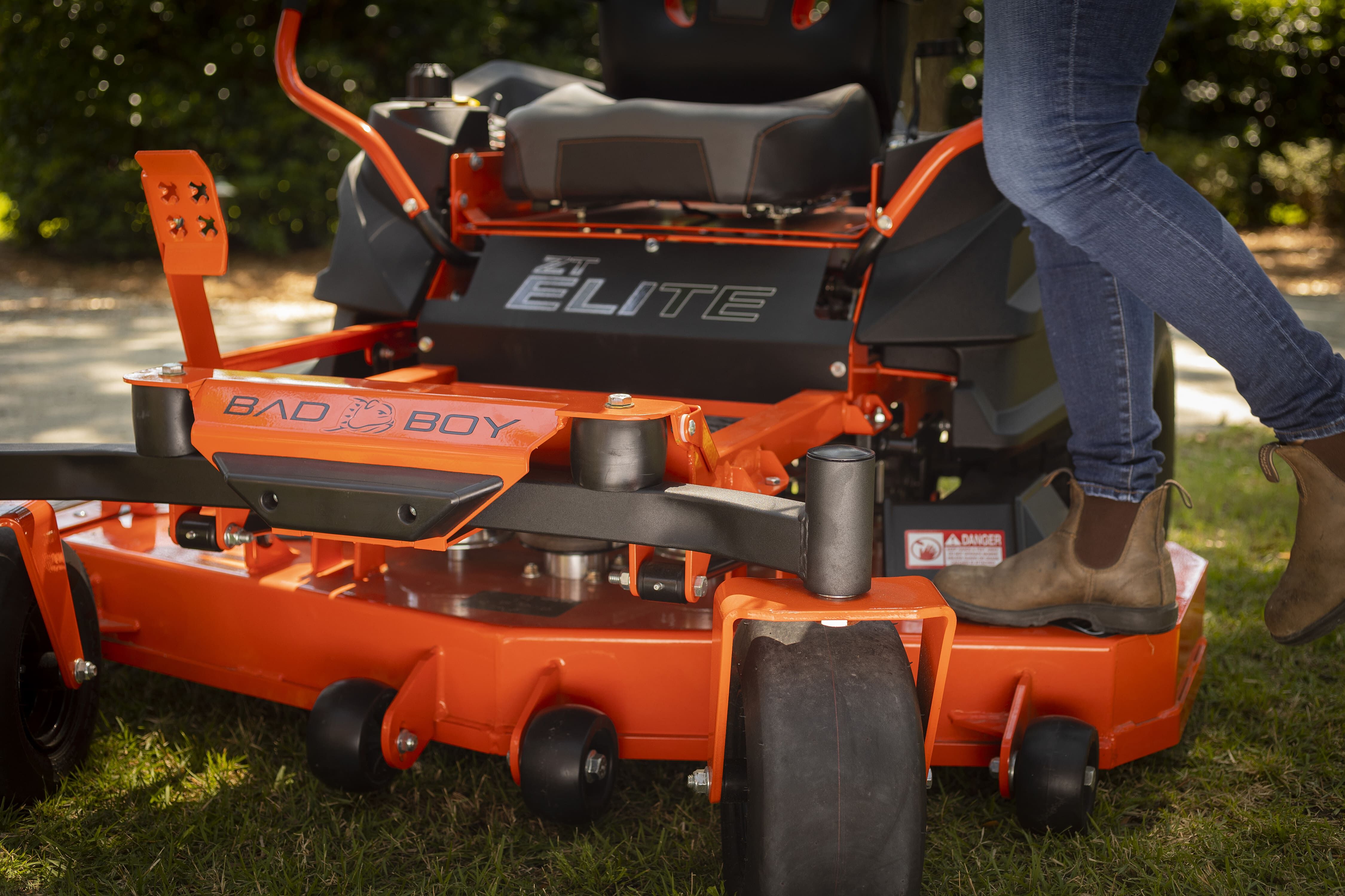 ZT Riding Lawn Mower with 54