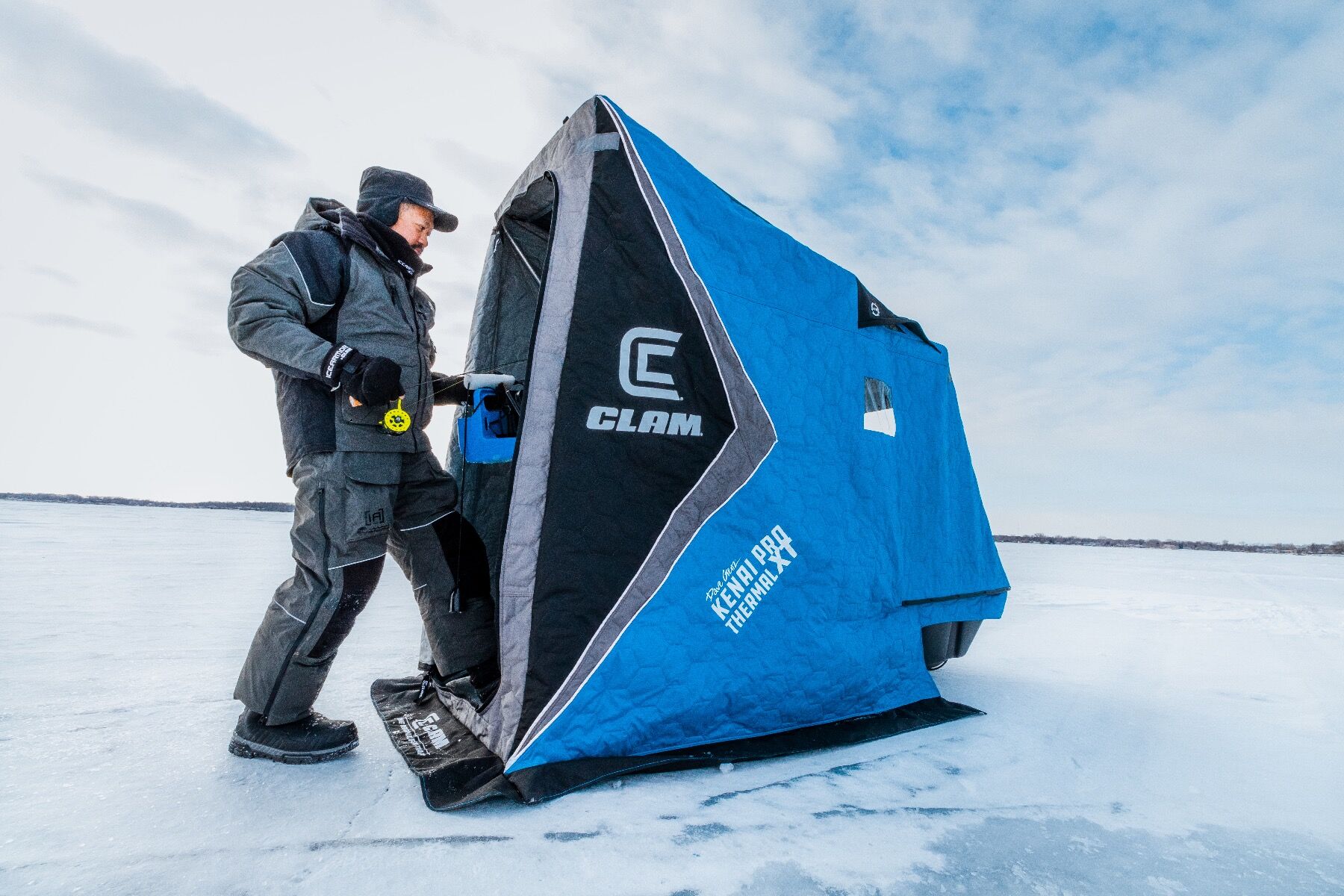 Kenai XT Thermal One-Person Ice Shelter