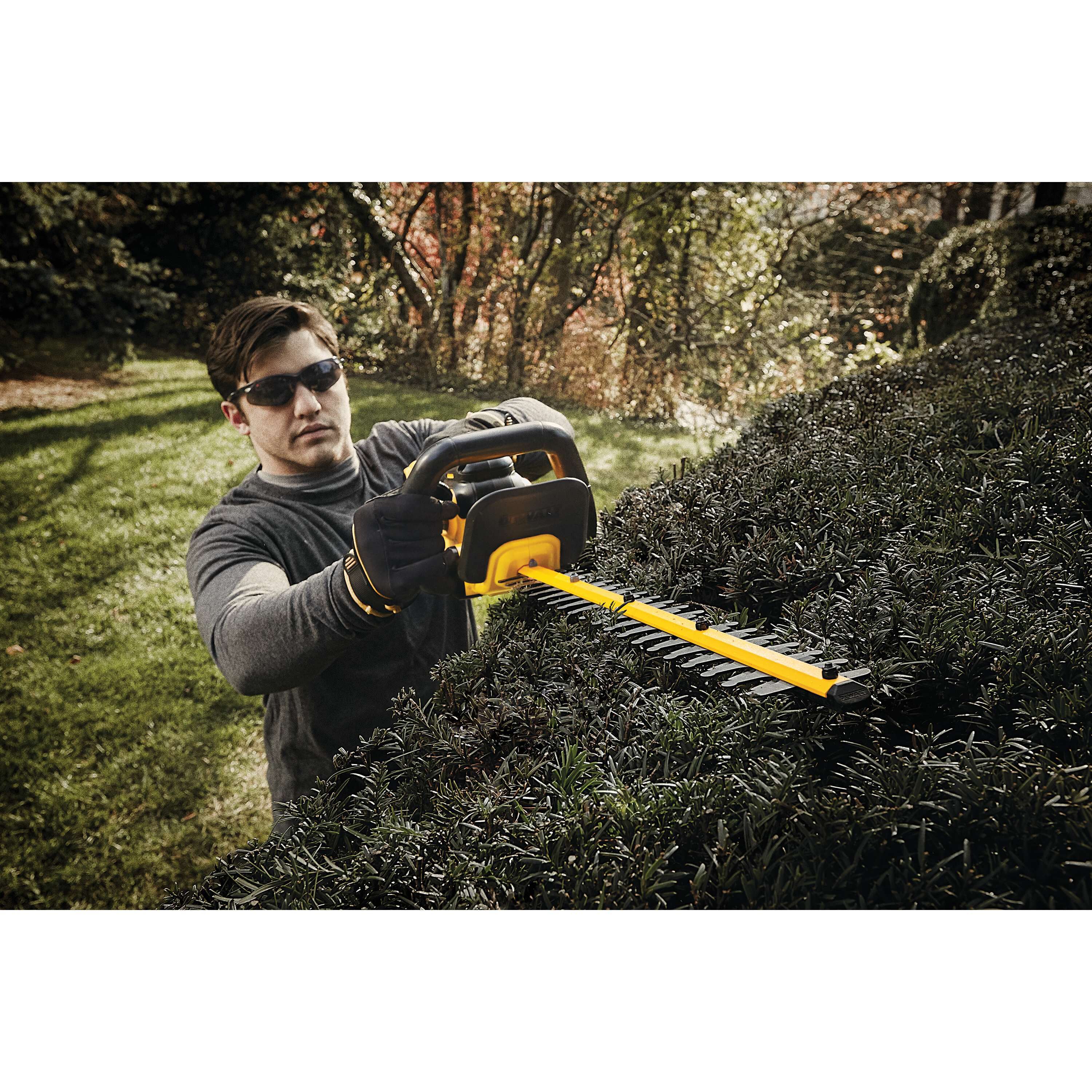 Cordless Hedge Trimmer DEWALT 20V MAX* Hedge Trimmer, Tool Only