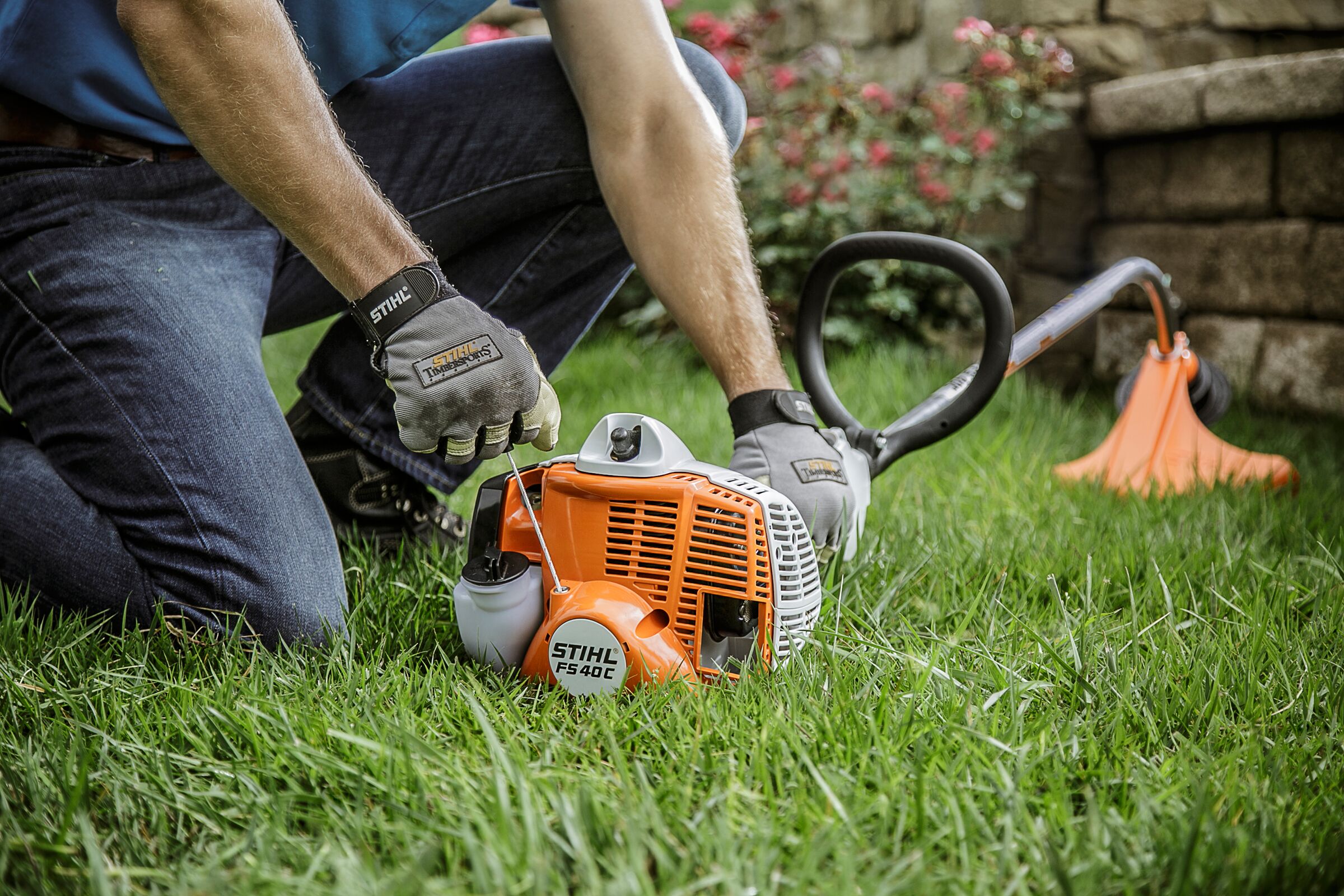 STIHL FS 40 C-E Lightweight Trimmer with Curved Shaft