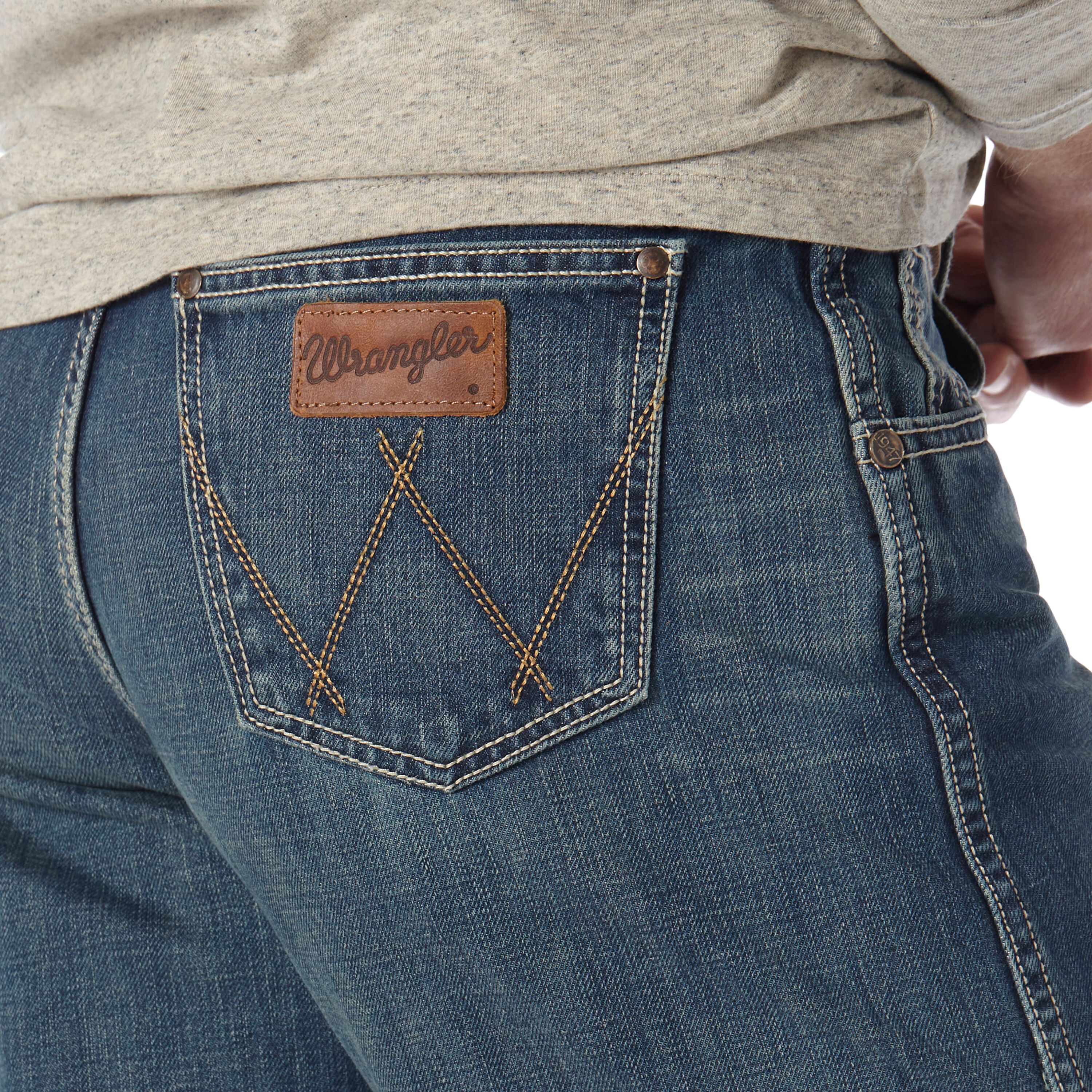 Men's Retro Relaxed Fit Bootcut Jean in Rocky Top