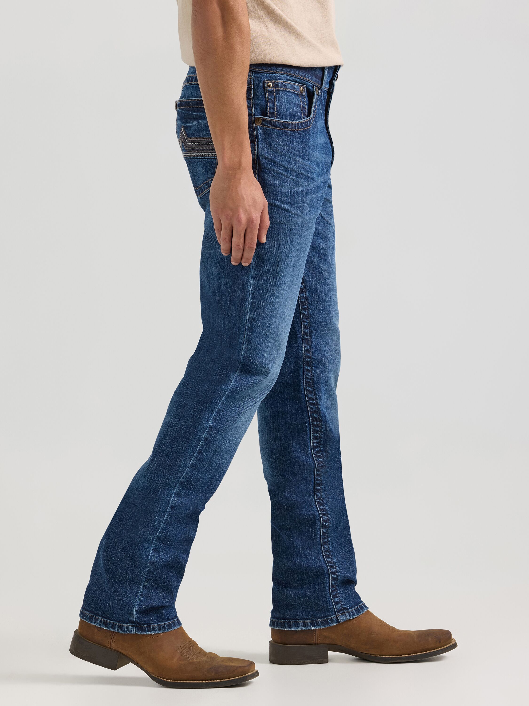 Wrangler Men's Rock 47 Slim Fit Straight Leg Jean