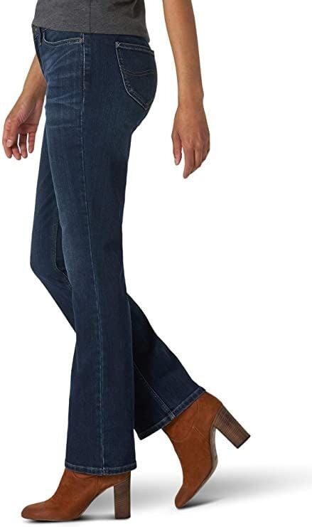Women's Legendary Regular Bootcut Jean in Compass