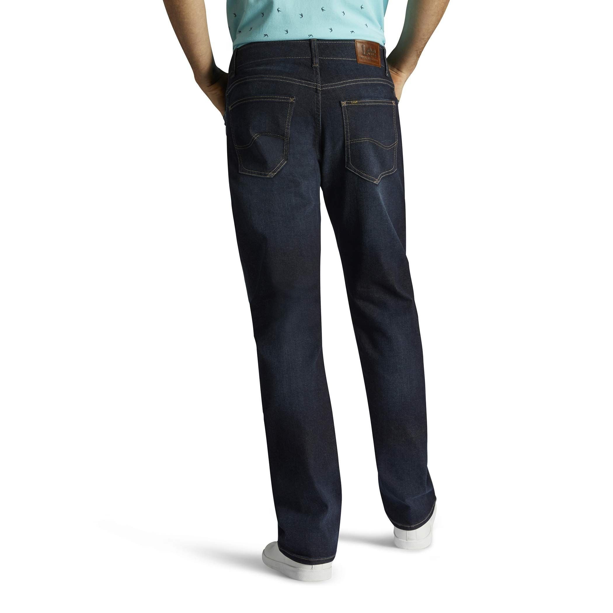 Men's Extreme Motion Straight Fit Tapered Leg Jean in Trip