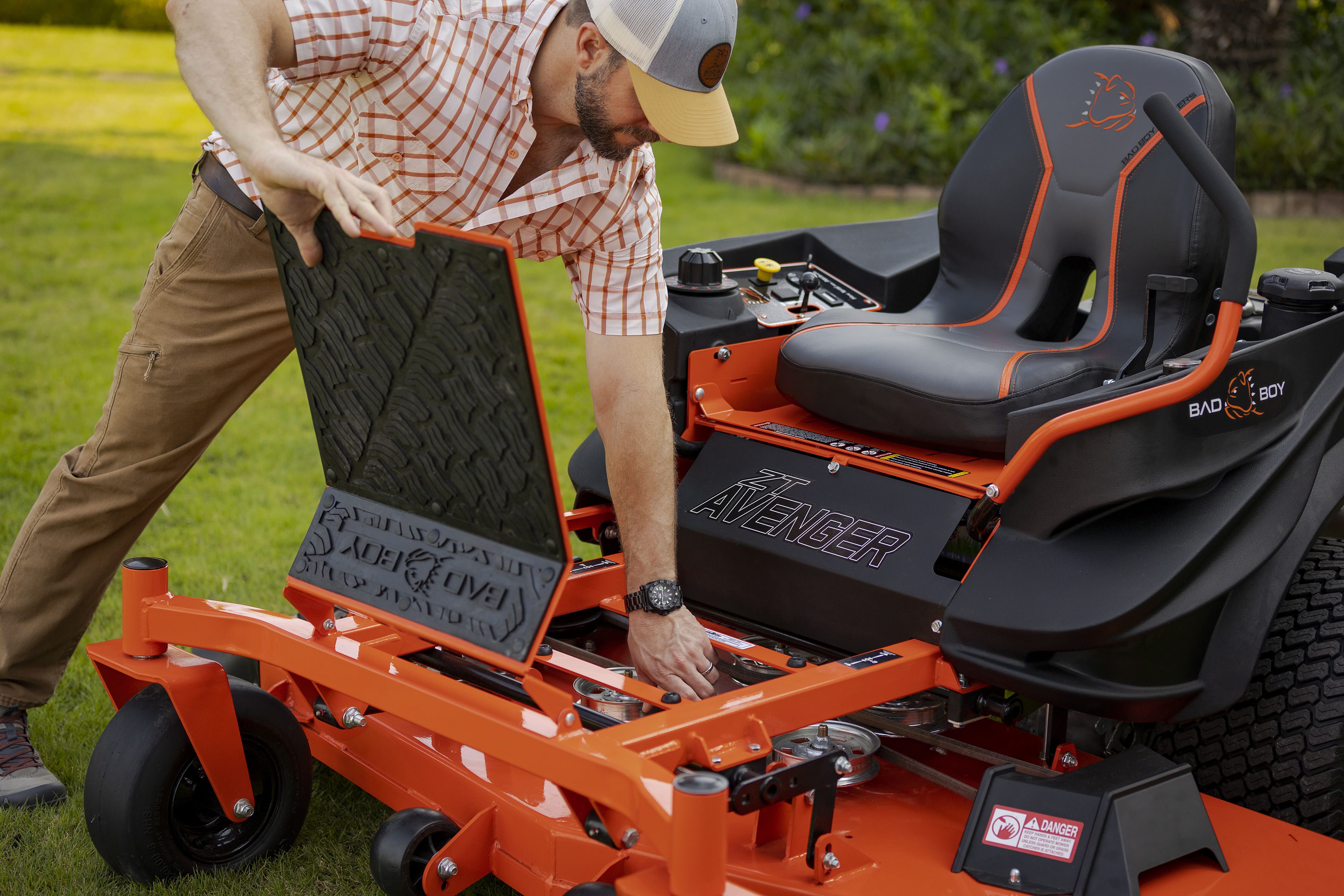 ダグマーベア　ヘレン Bad Boy ZT Avenger Zero Turn Lawn Mower with 60